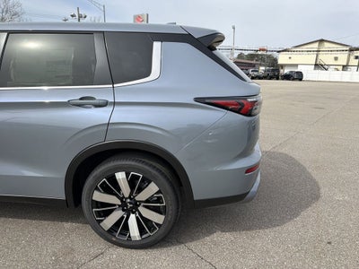 2026 Mitsubishi Outlander SE