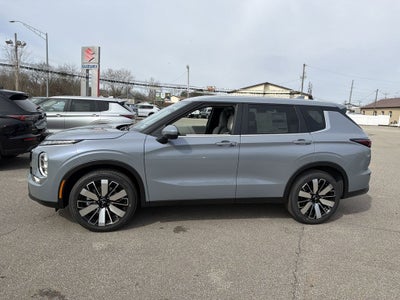 2026 Mitsubishi Outlander SE