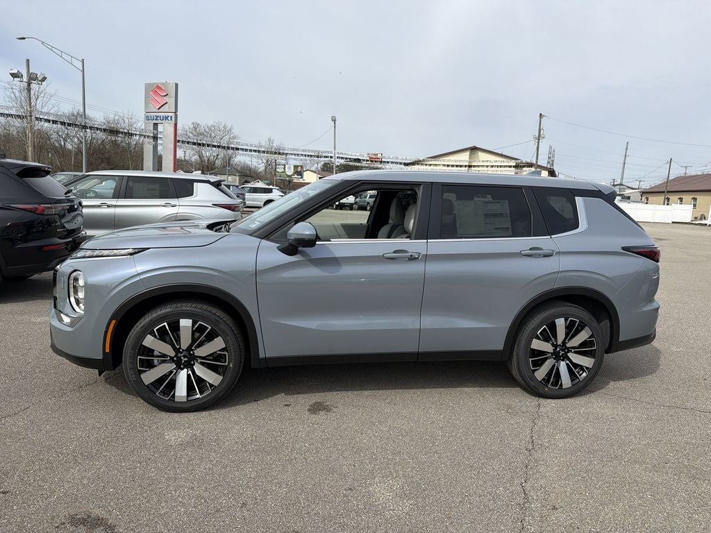 2026 Mitsubishi Outlander SE