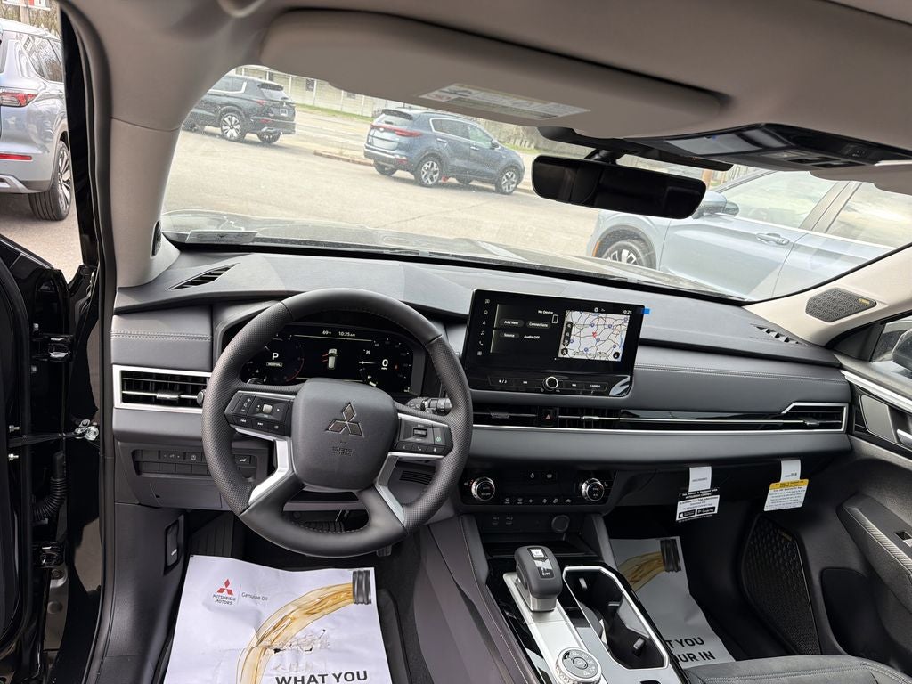 2026 Mitsubishi Outlander SE