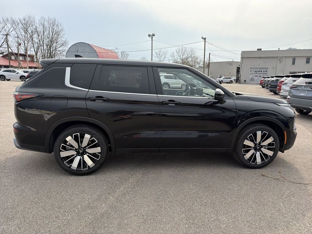 2026 Mitsubishi Outlander SE