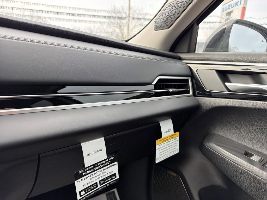 2026 Mitsubishi Outlander SE