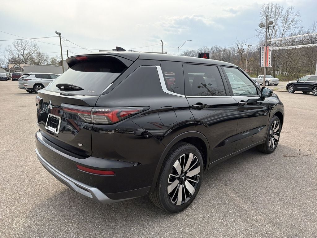 2026 Mitsubishi Outlander SE