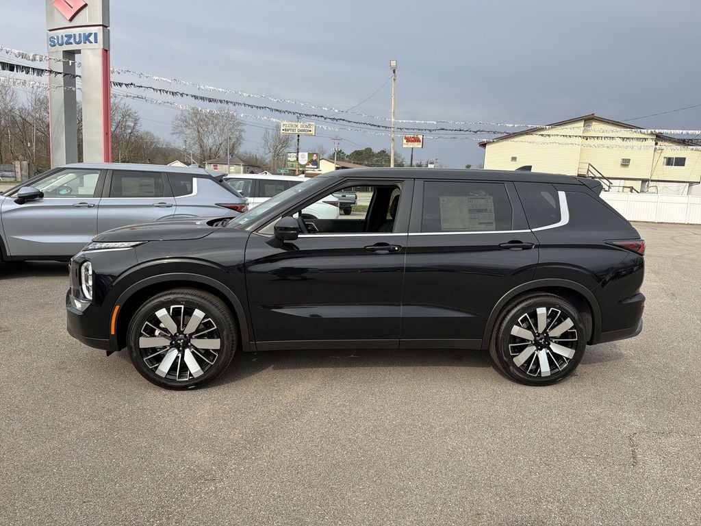 2026 Mitsubishi Outlander SE