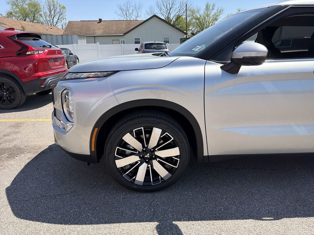 2026 Mitsubishi Outlander SE