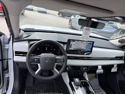 2026 Mitsubishi Outlander SE