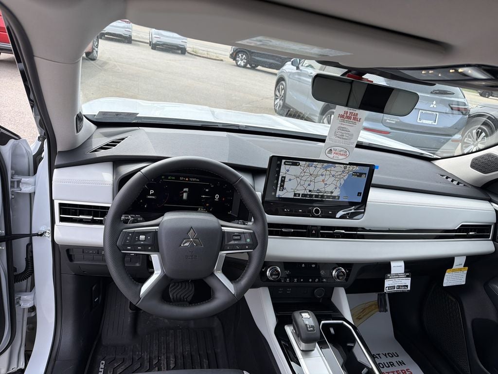 2026 Mitsubishi Outlander SE