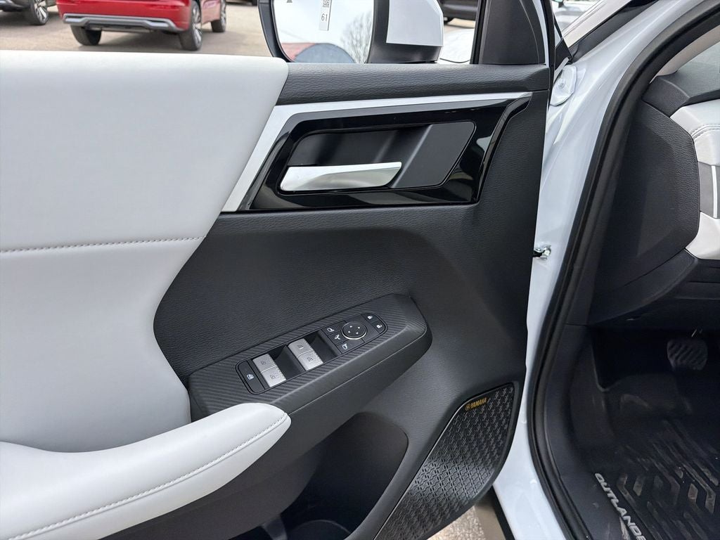 2026 Mitsubishi Outlander SE