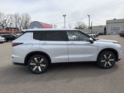 2026 Mitsubishi Outlander SE