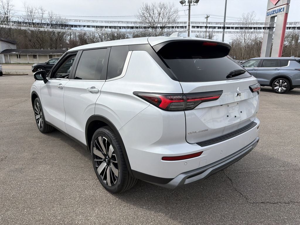 2026 Mitsubishi Outlander SE