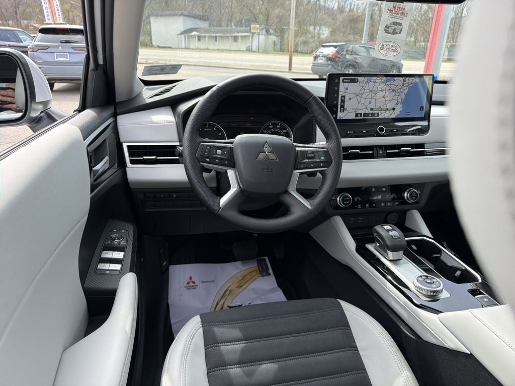 2026 Mitsubishi Outlander SE