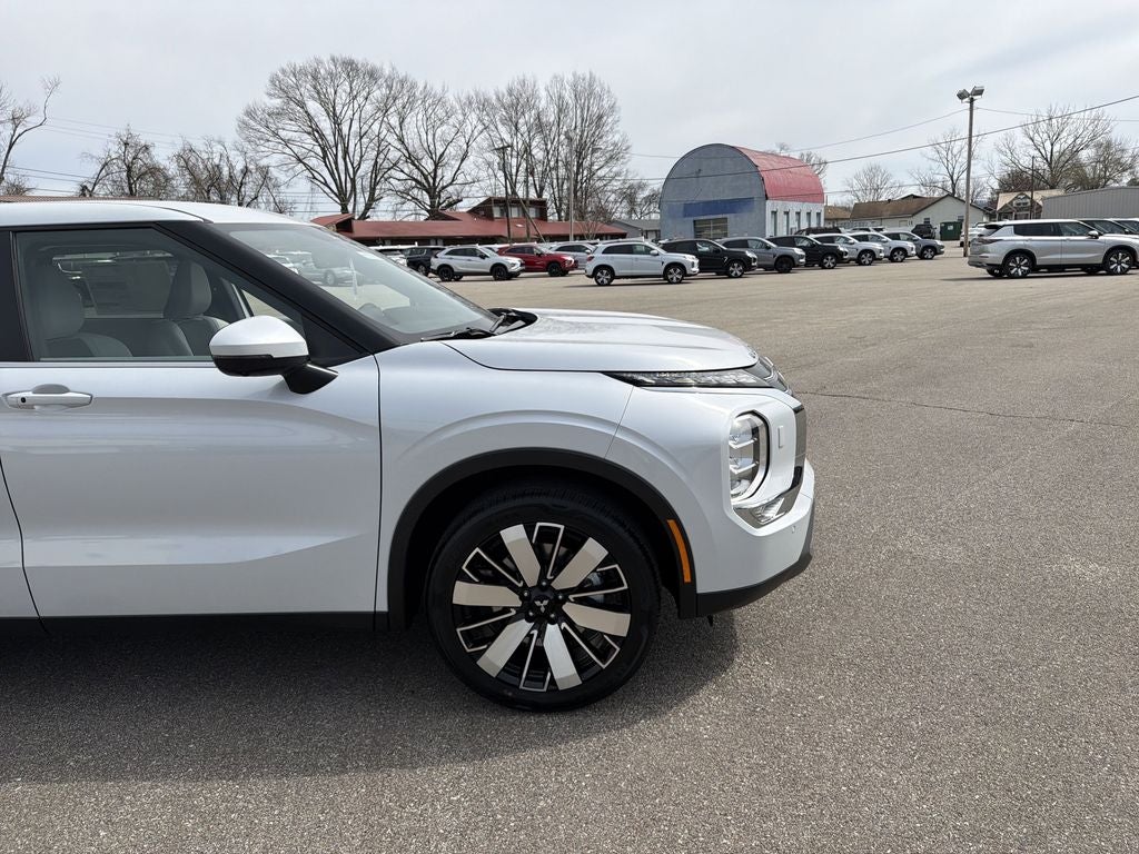 2026 Mitsubishi Outlander SE