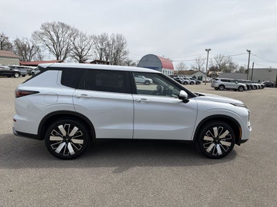 2026 Mitsubishi Outlander SE