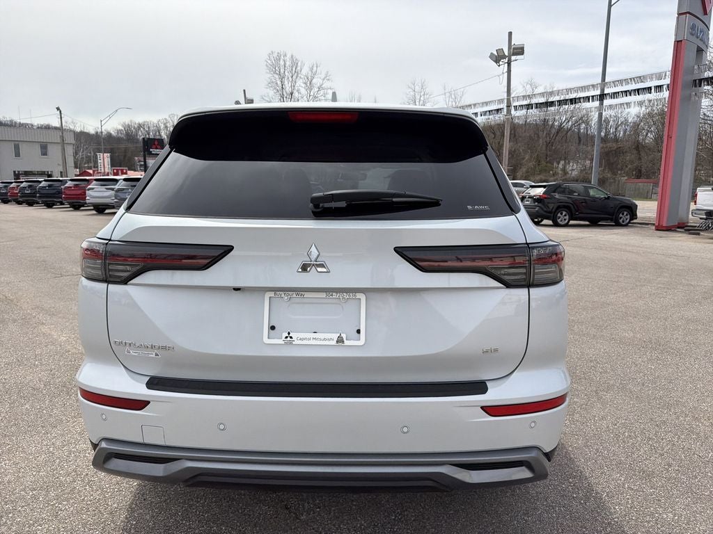 2026 Mitsubishi Outlander SE