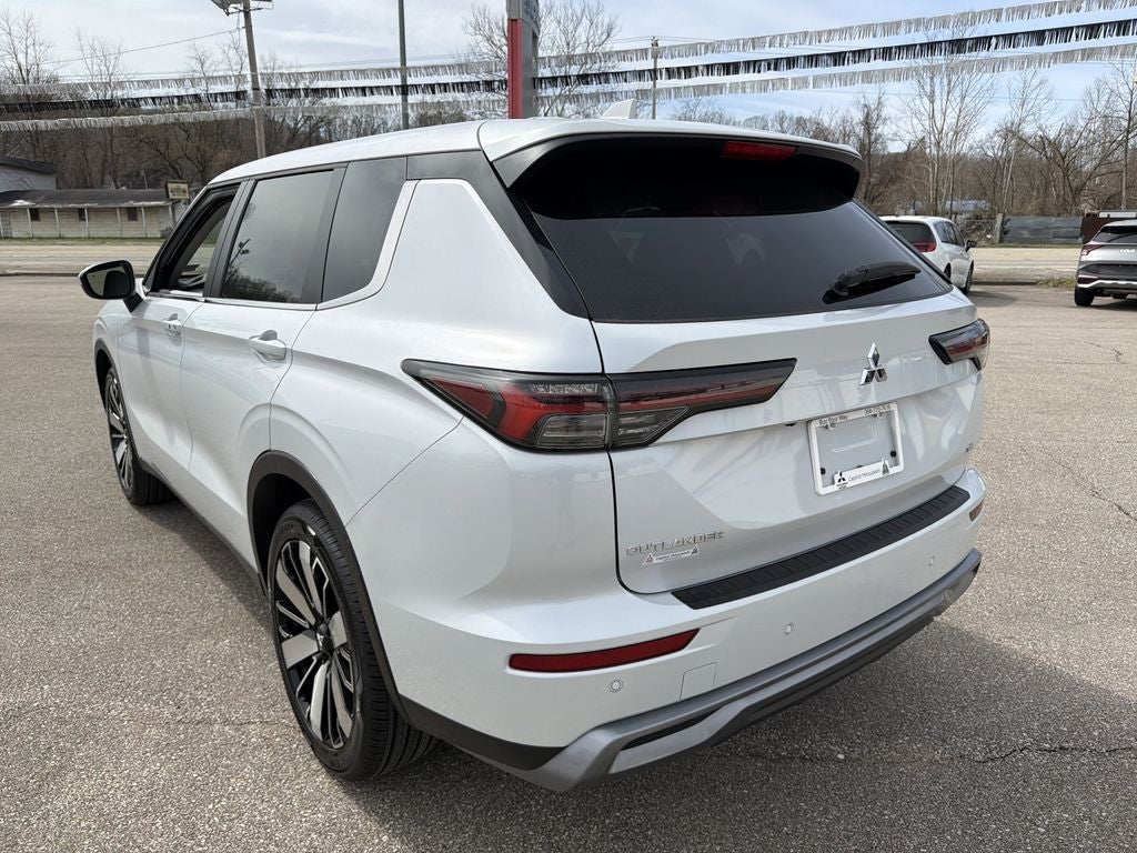 2026 Mitsubishi Outlander SE