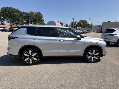 2026 Mitsubishi Outlander SE