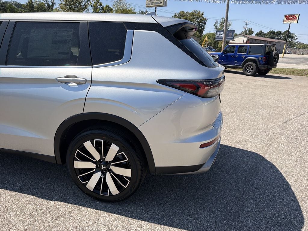 2026 Mitsubishi Outlander SE