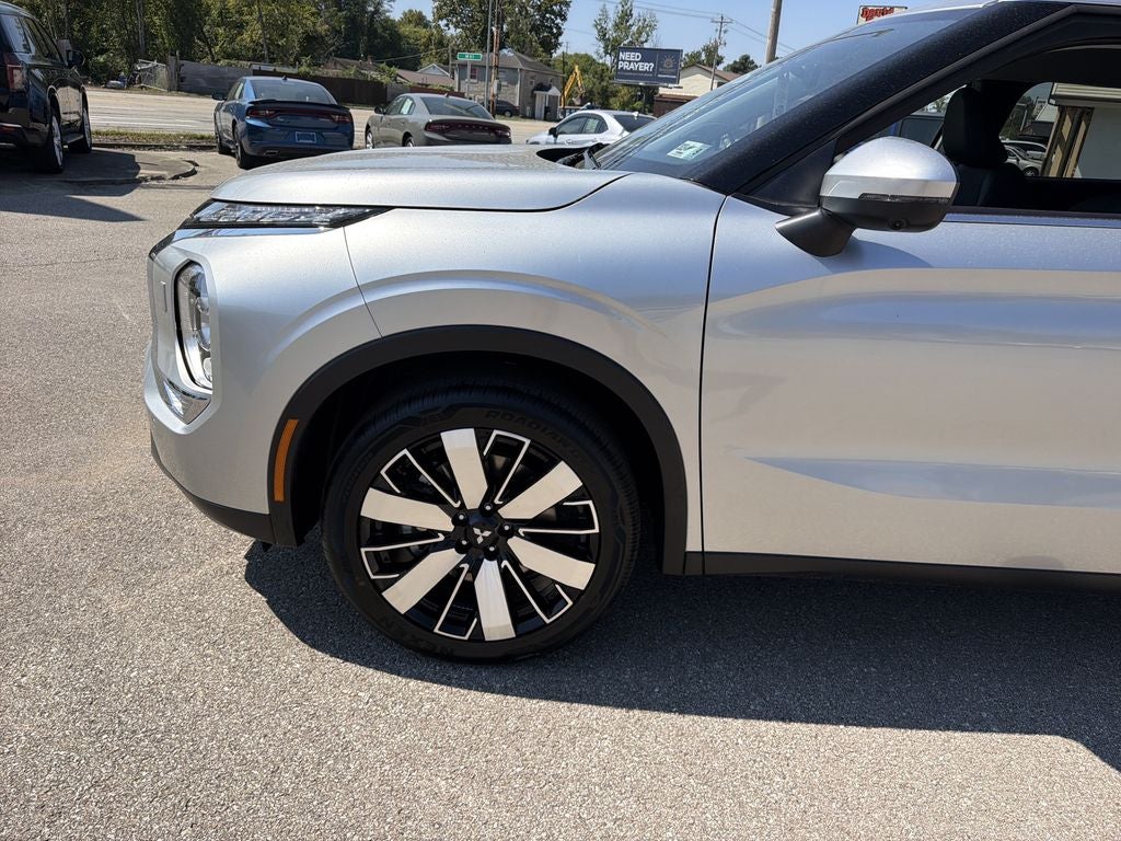 2026 Mitsubishi Outlander SE