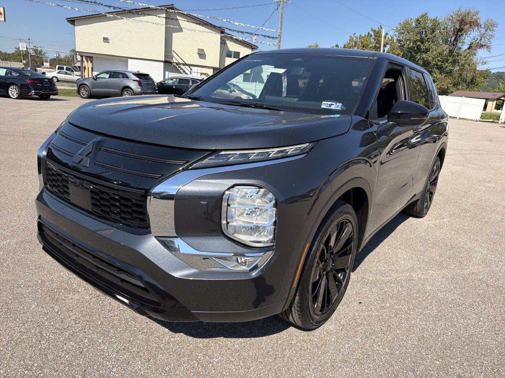 2026 Mitsubishi Outlander LE