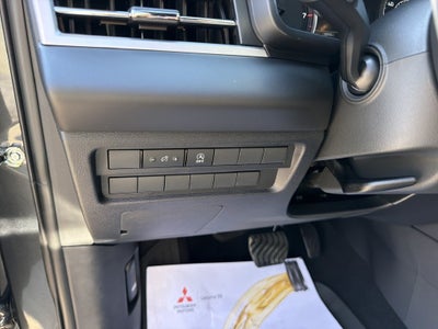 2026 Mitsubishi Outlander LE