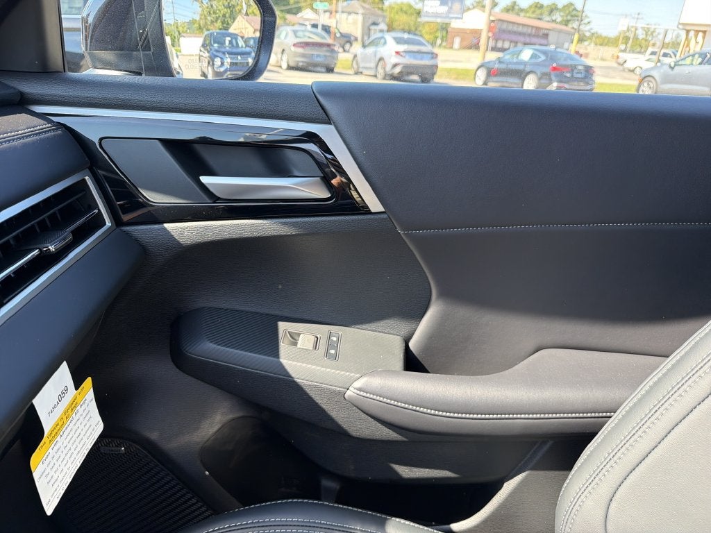 2026 Mitsubishi Outlander LE