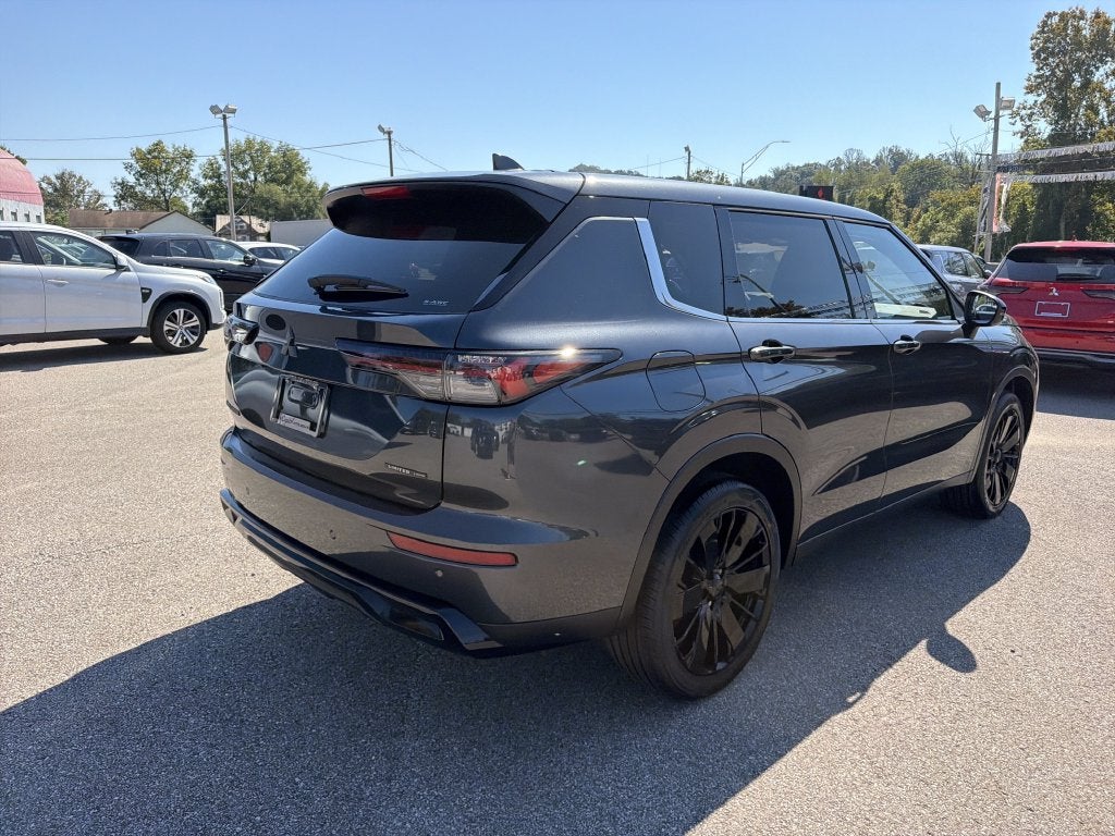 2026 Mitsubishi Outlander LE