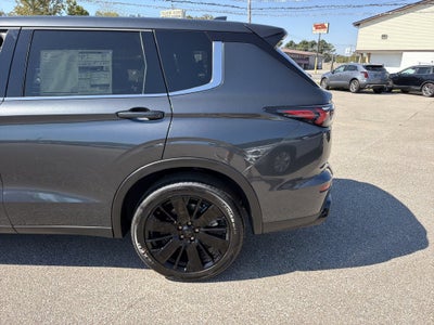 2026 Mitsubishi Outlander LE