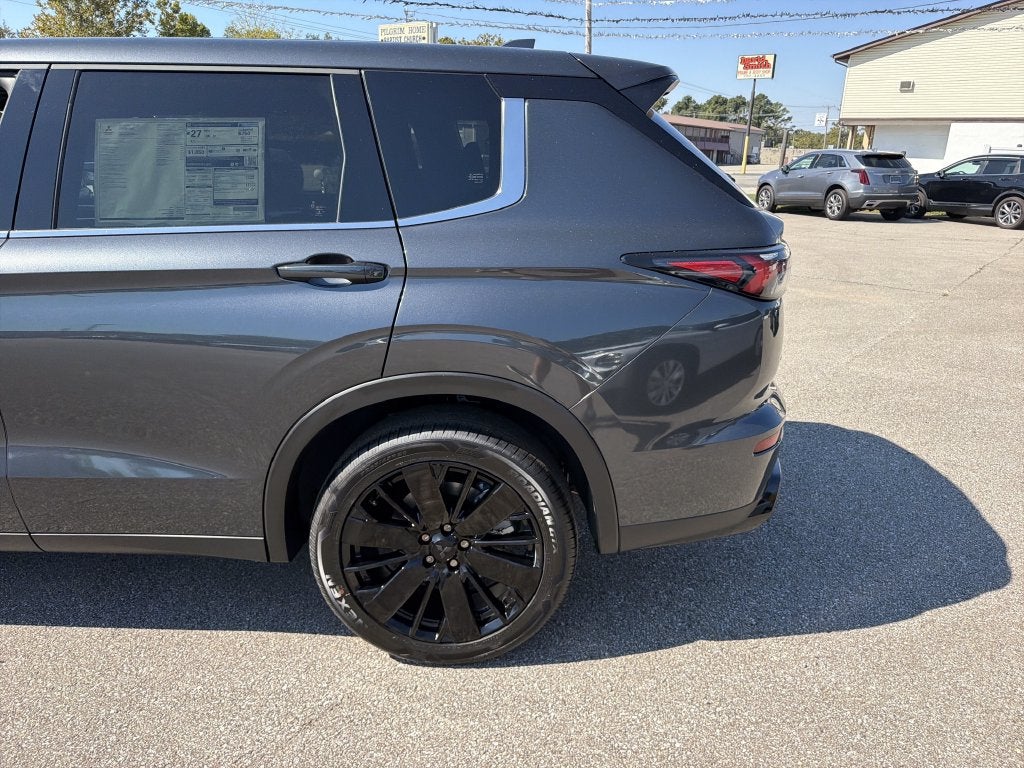 2026 Mitsubishi Outlander LE