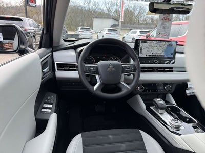 2026 Mitsubishi Outlander SE