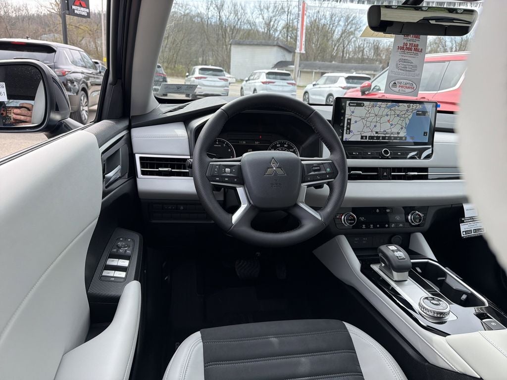 2026 Mitsubishi Outlander SE