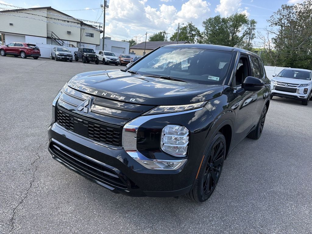 2026 Mitsubishi Outlander LE