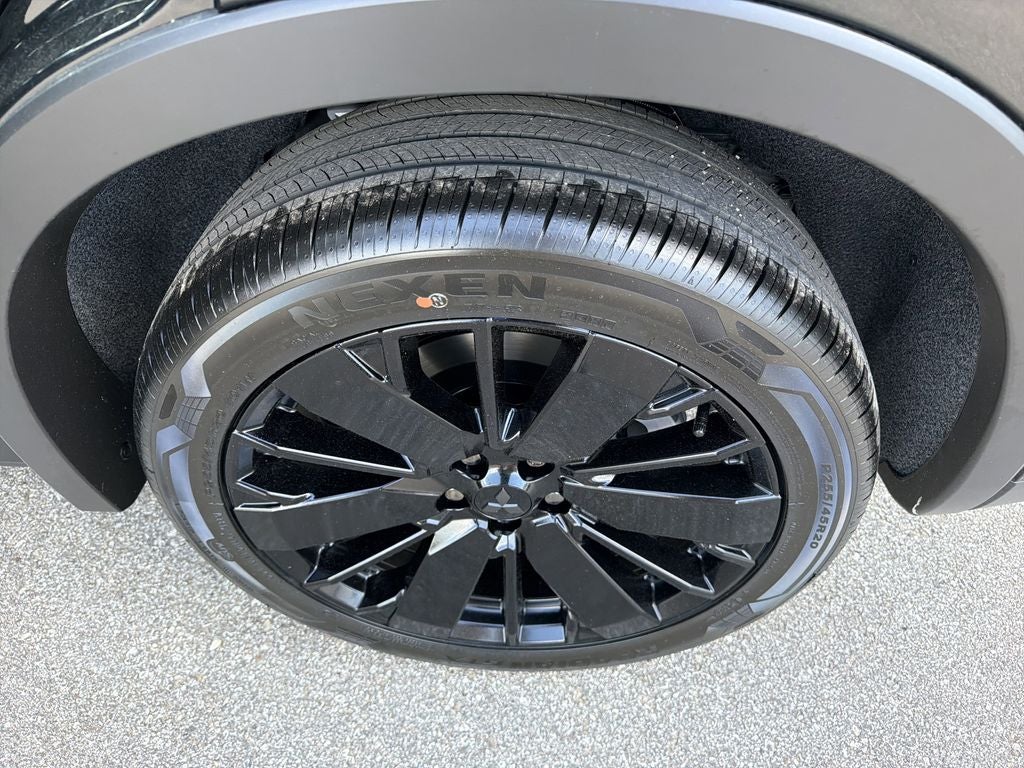 2026 Mitsubishi Outlander LE