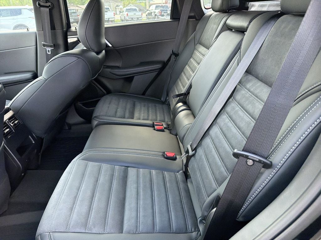 2026 Mitsubishi Outlander LE