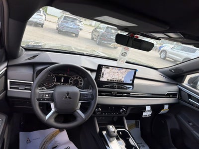 2026 Mitsubishi Outlander LE