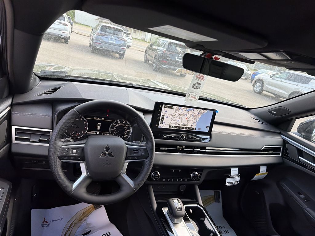 2026 Mitsubishi Outlander LE