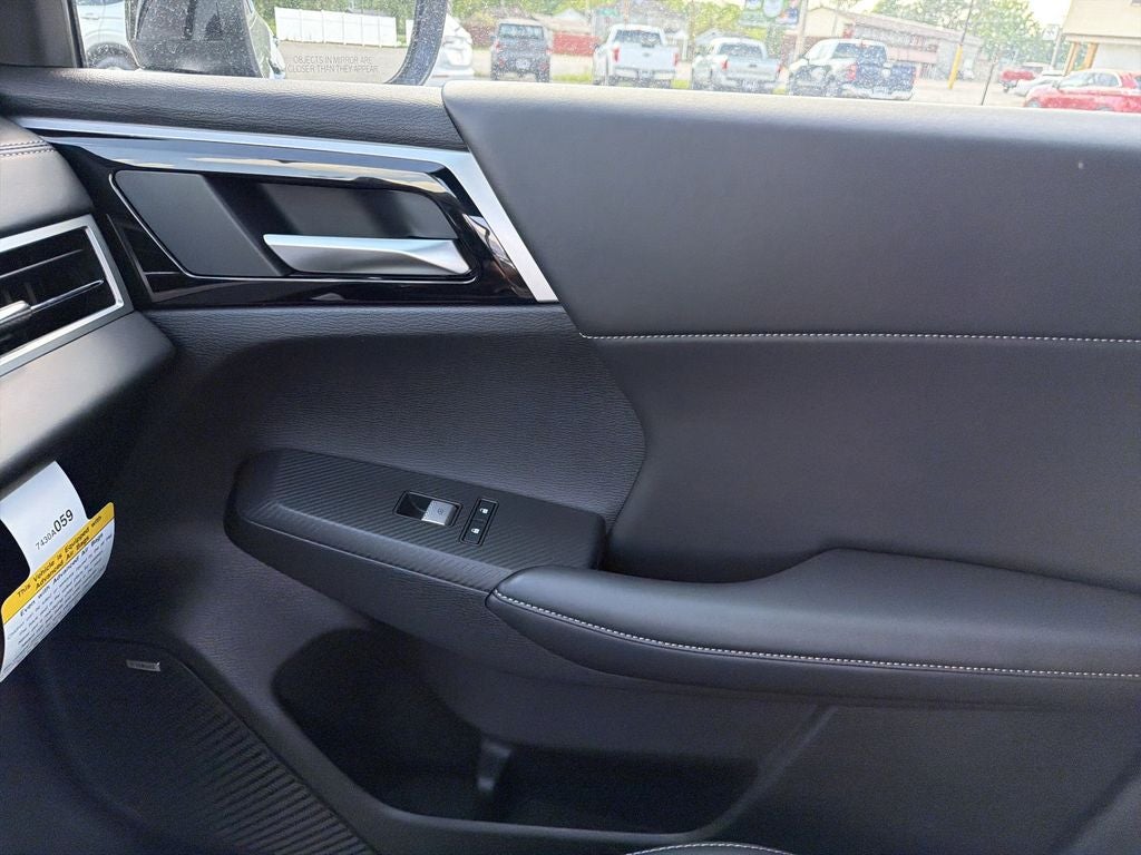 2026 Mitsubishi Outlander LE