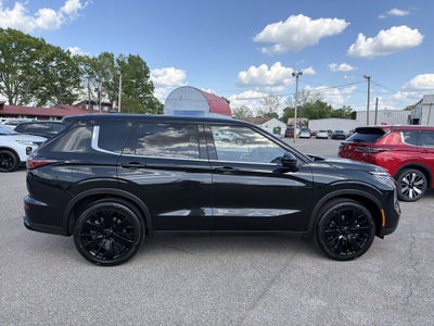 2026 Mitsubishi Outlander LE