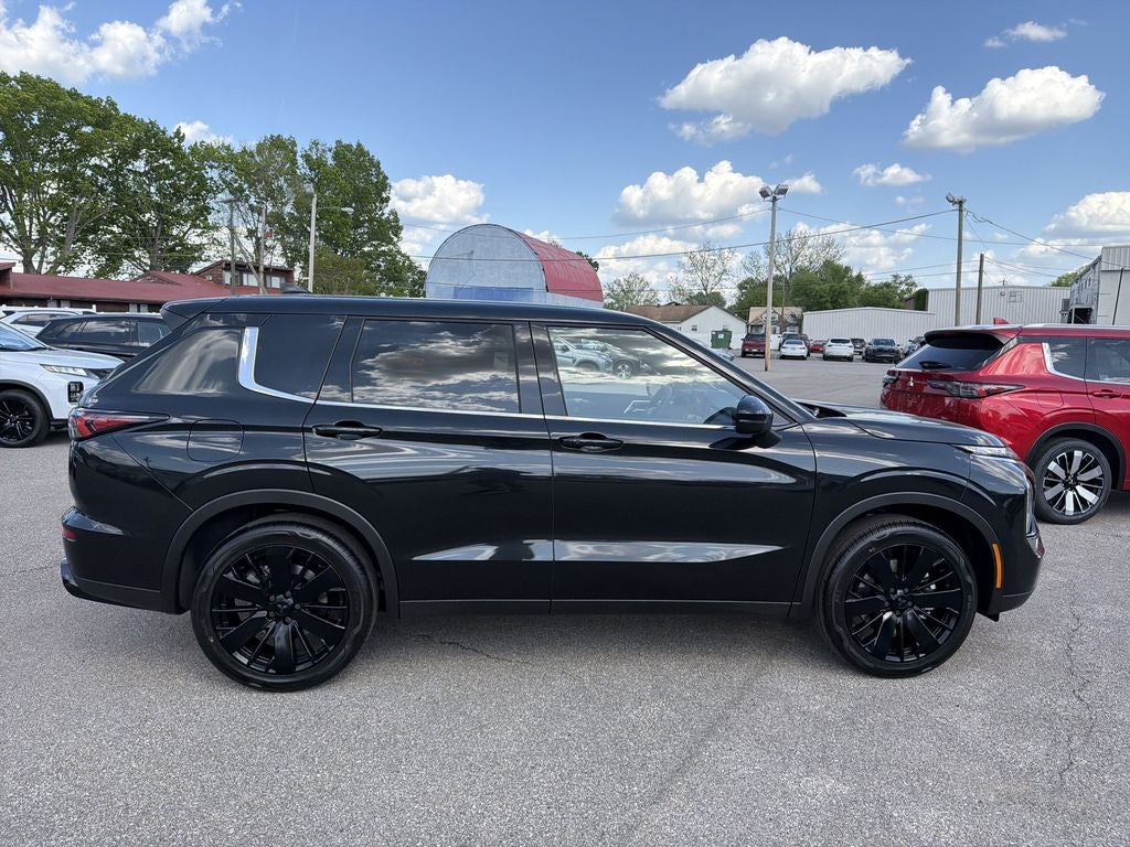 2026 Mitsubishi Outlander LE