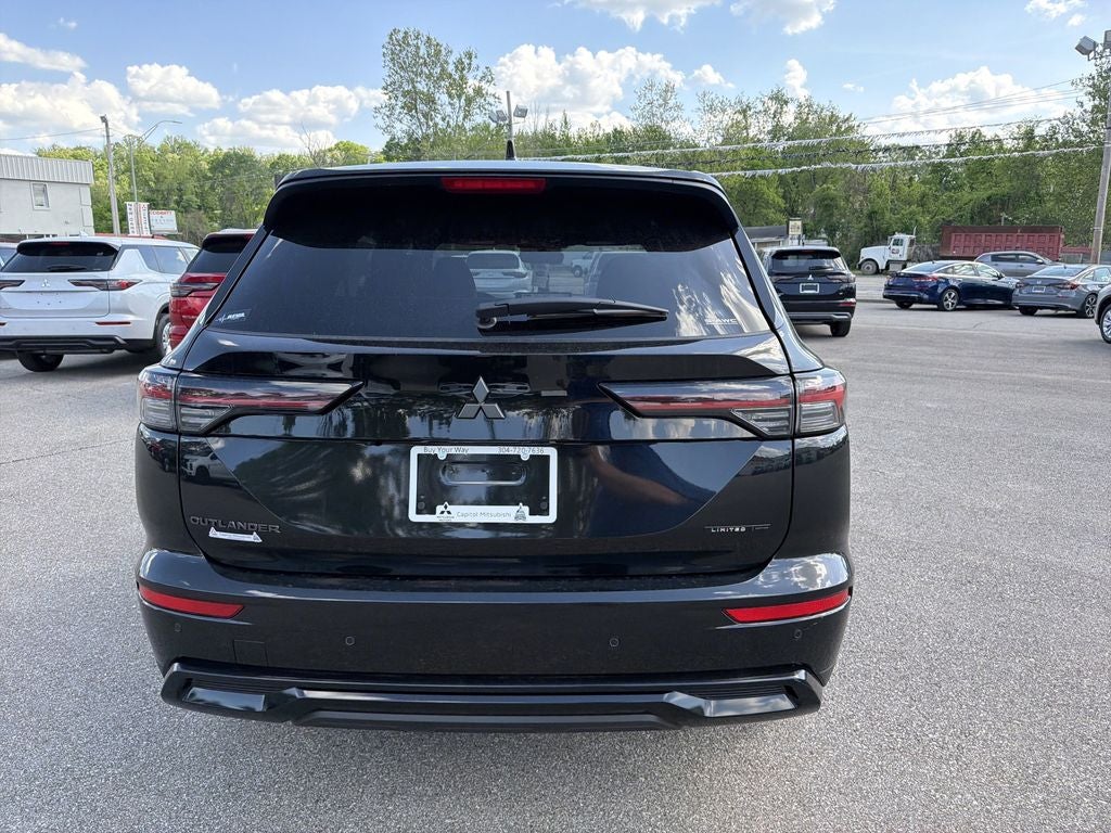 2026 Mitsubishi Outlander LE