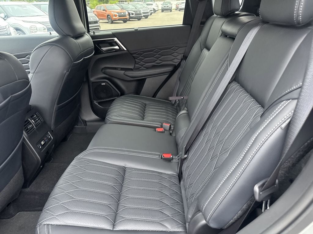 2025 Mitsubishi Outlander SEL