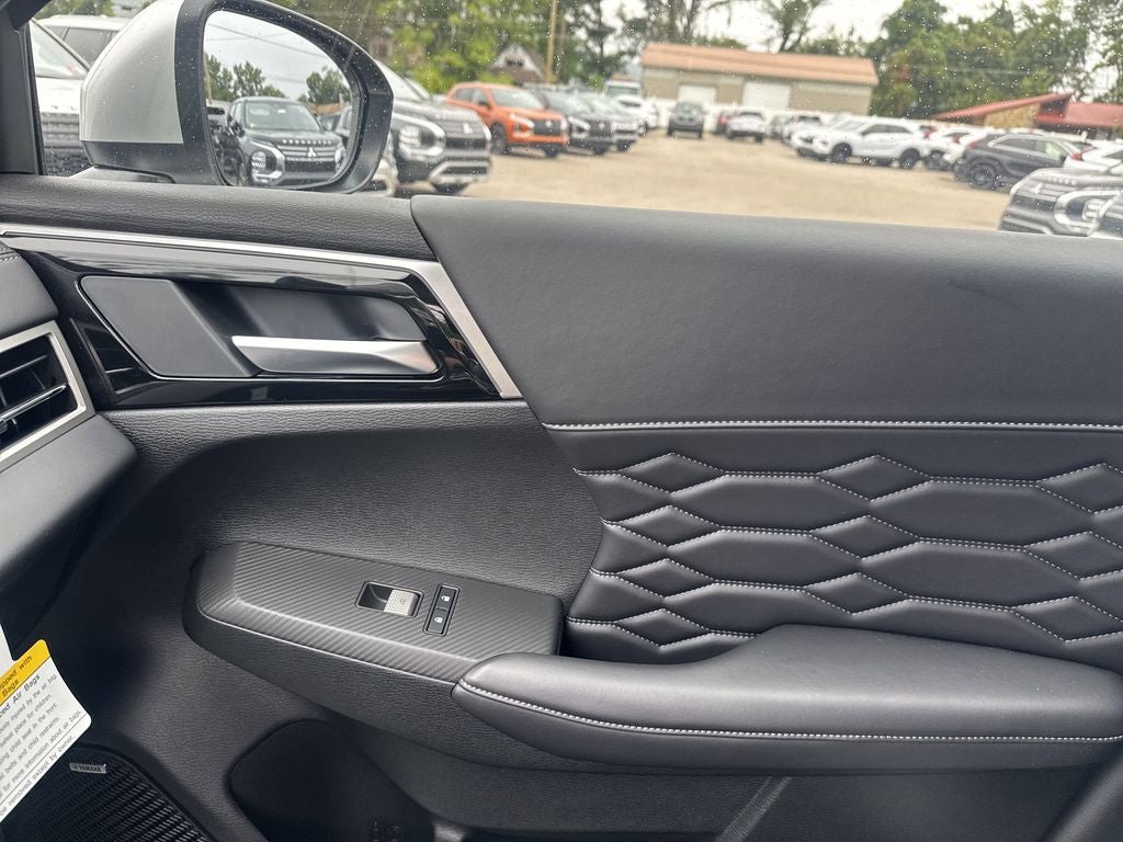 2025 Mitsubishi Outlander SEL