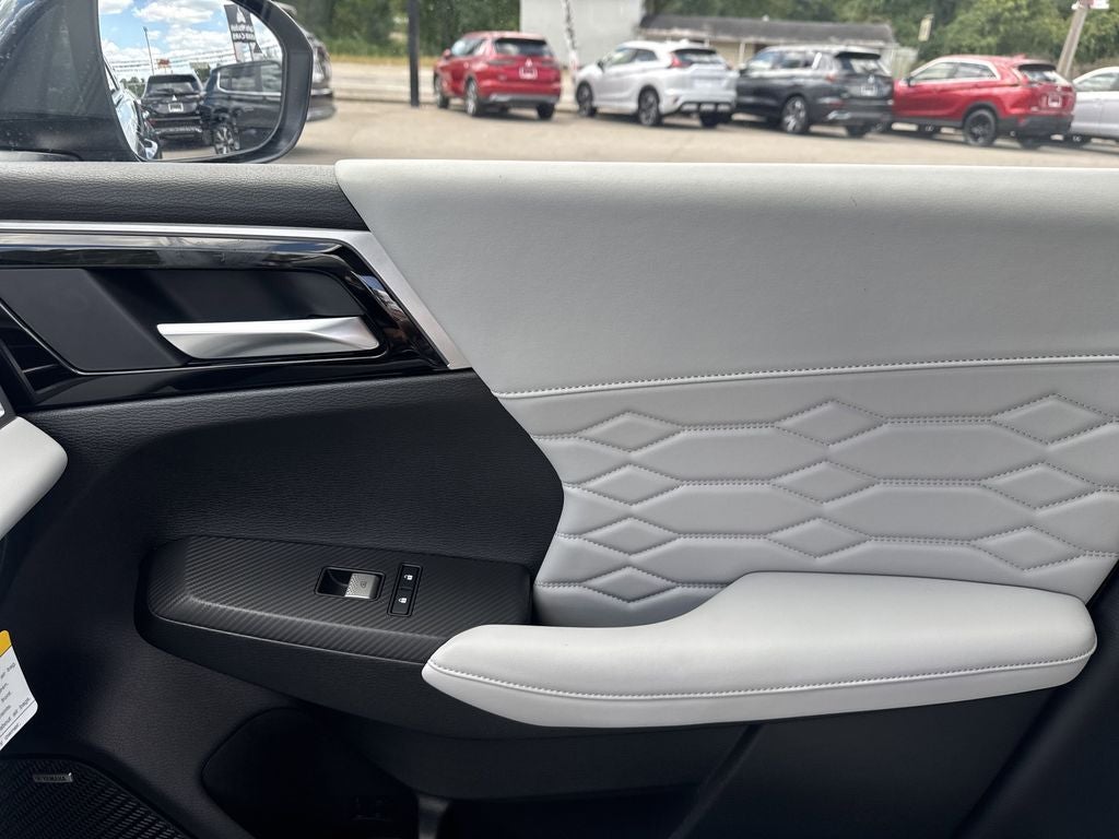 2025 Mitsubishi Outlander SEL