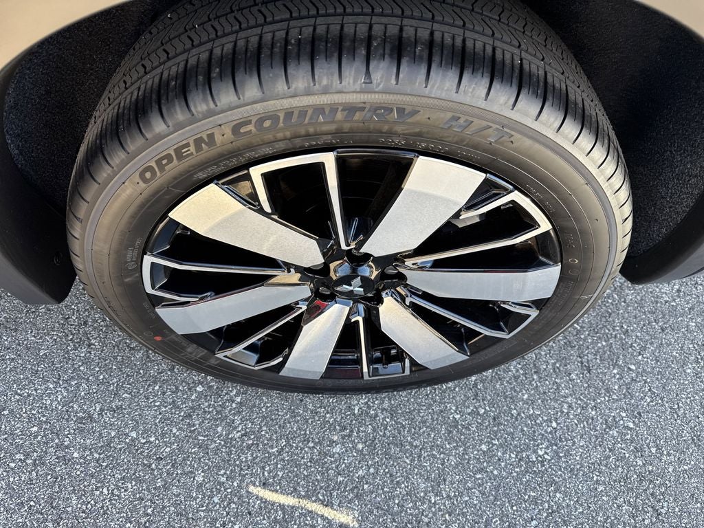 2025 Mitsubishi Outlander SEL