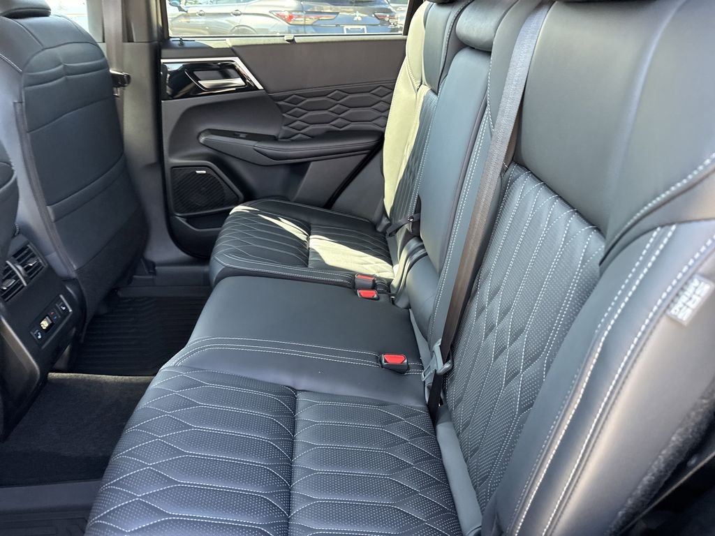 2025 Mitsubishi Outlander SEL