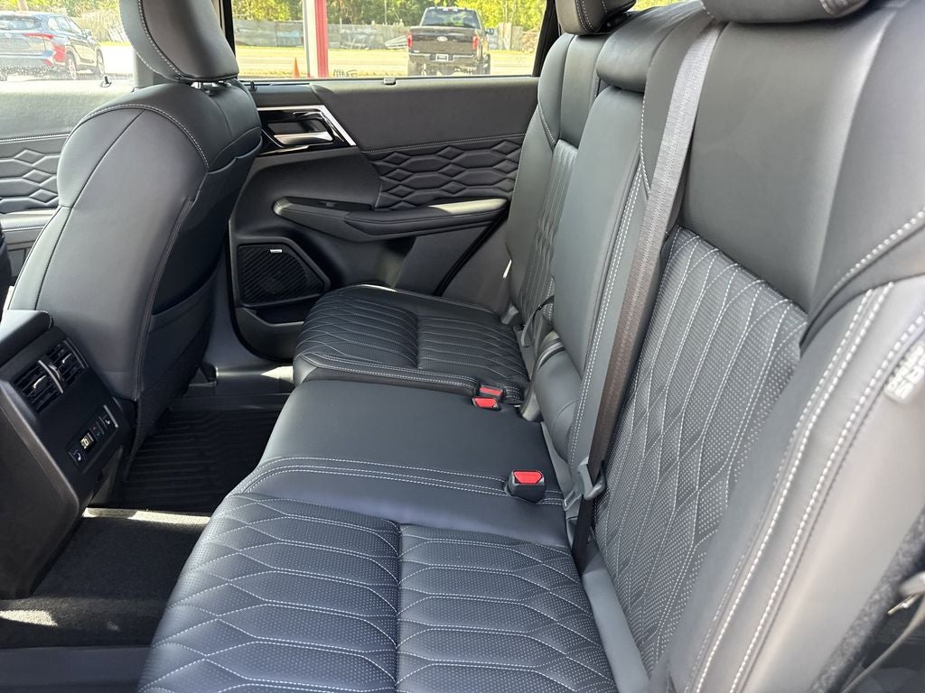 2025 Mitsubishi Outlander SEL