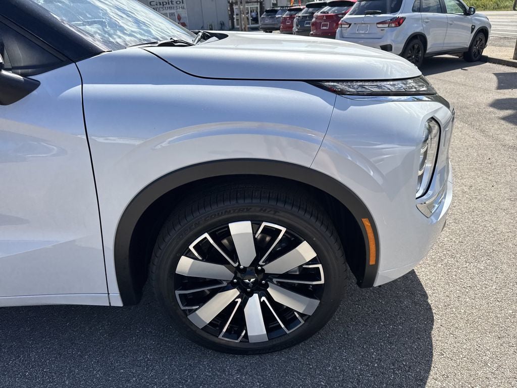 2025 Mitsubishi Outlander SEL