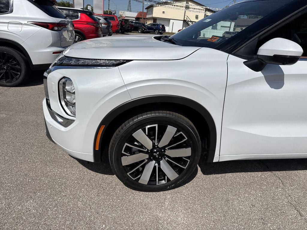2025 Mitsubishi Outlander SEL