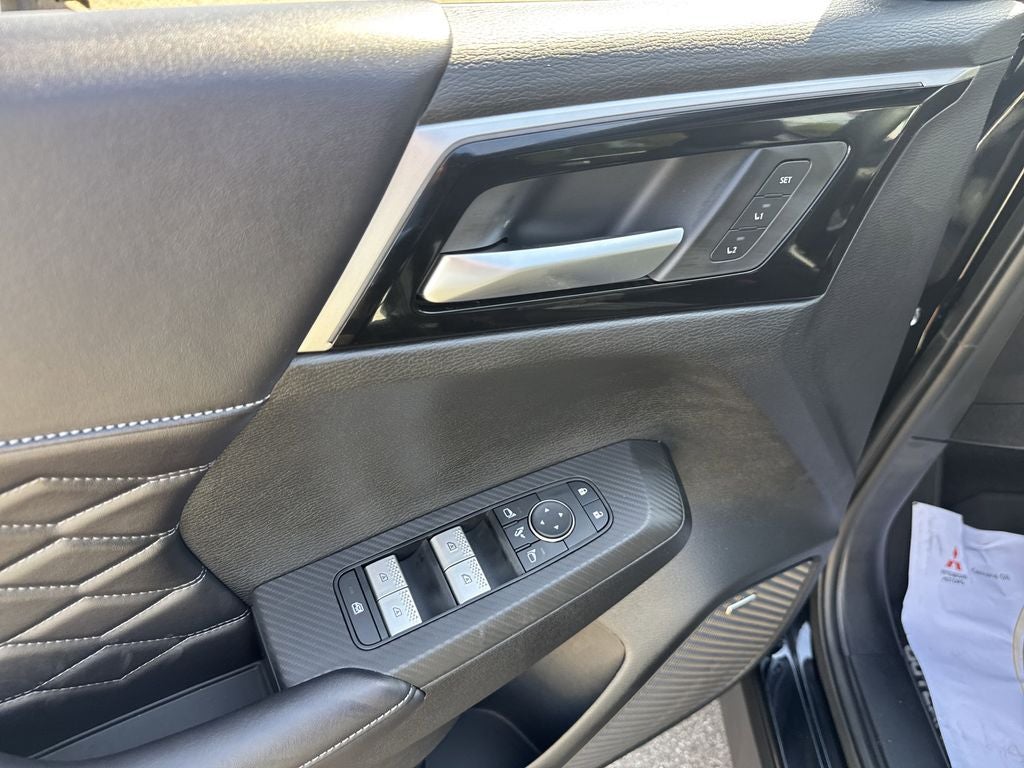 2025 Mitsubishi Outlander SEL