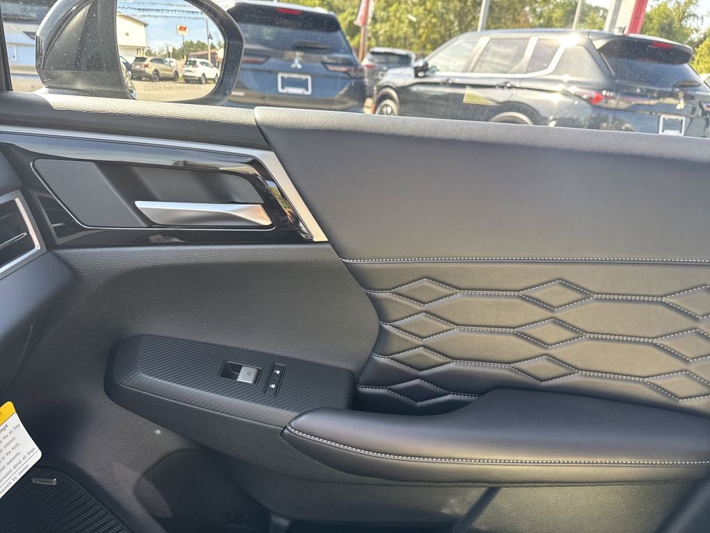 2025 Mitsubishi Outlander SEL