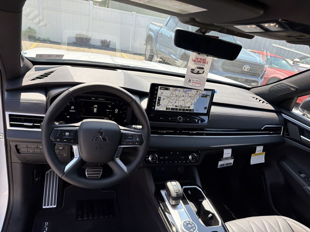 2026 Mitsubishi Outlander Base
